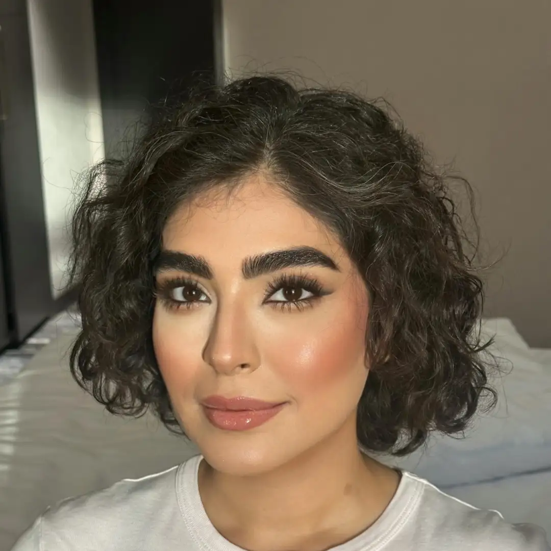 party-makeup-artist-with-soft-glam-model-after.webp